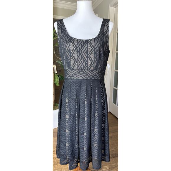 Maggy London Black Lace Fit & Flare Midi Dress Geometric Sleeveless Size 10 - Picture 1 of 6